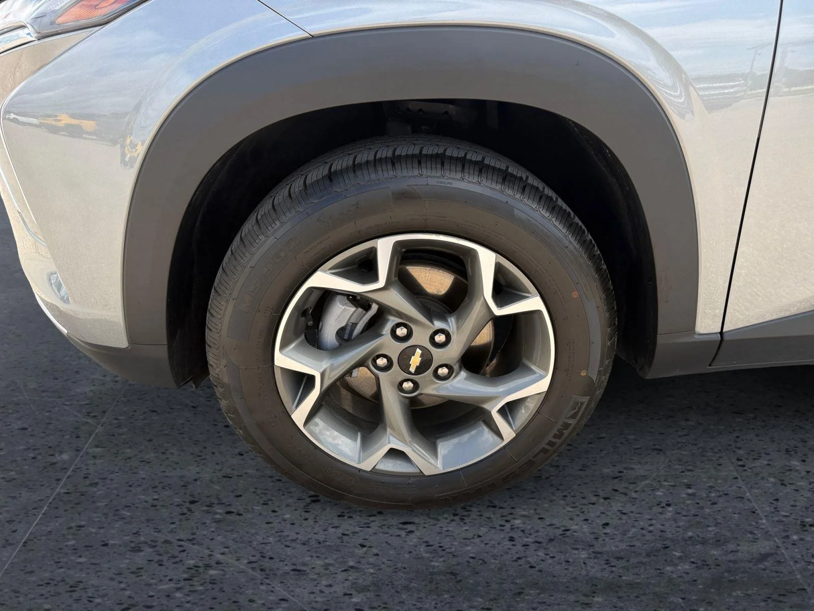 Used 2025 Sterling Gray Metallic Chevrolet LT image 9