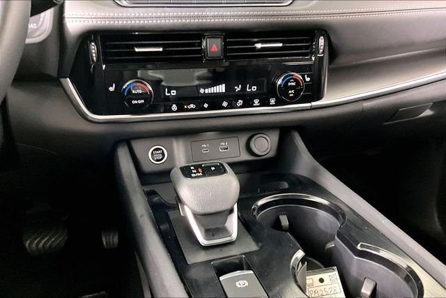 Used 2022 Gray Nissan SV image 8