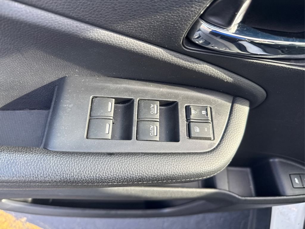 Used 2019 White Diamond Pearl Honda Touring image 33