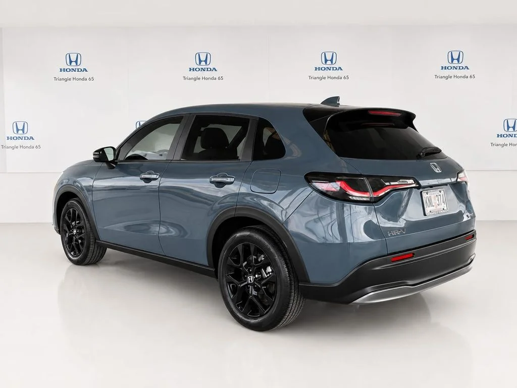 Used 2025  Honda Sport image 4