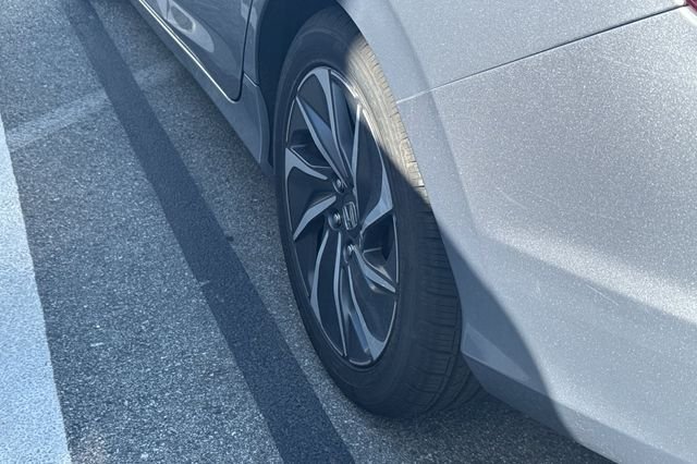 Used 2019 Silver Honda Touring image 4