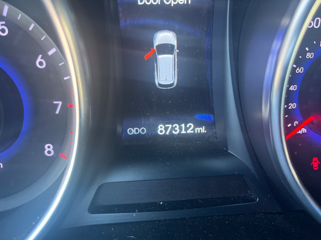 Used 2014 Marlin Blue Hyundai 2.0T image 5
