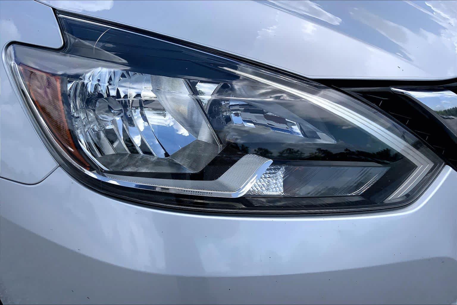 Used 2017 Brilliant Silver Nissan S image 26