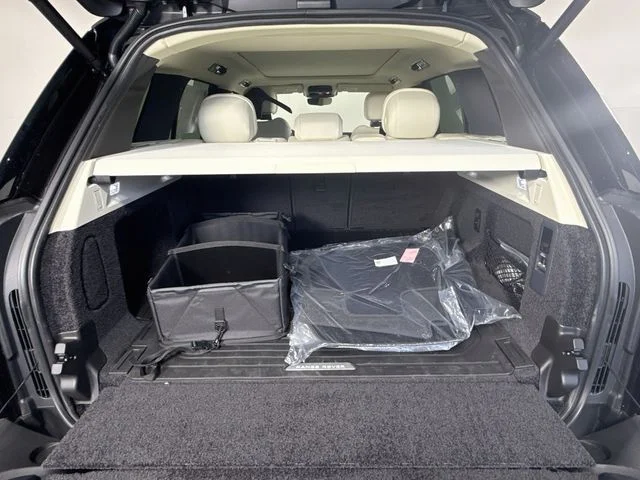 New 2026 Santorini Black Land Rover SE image 28