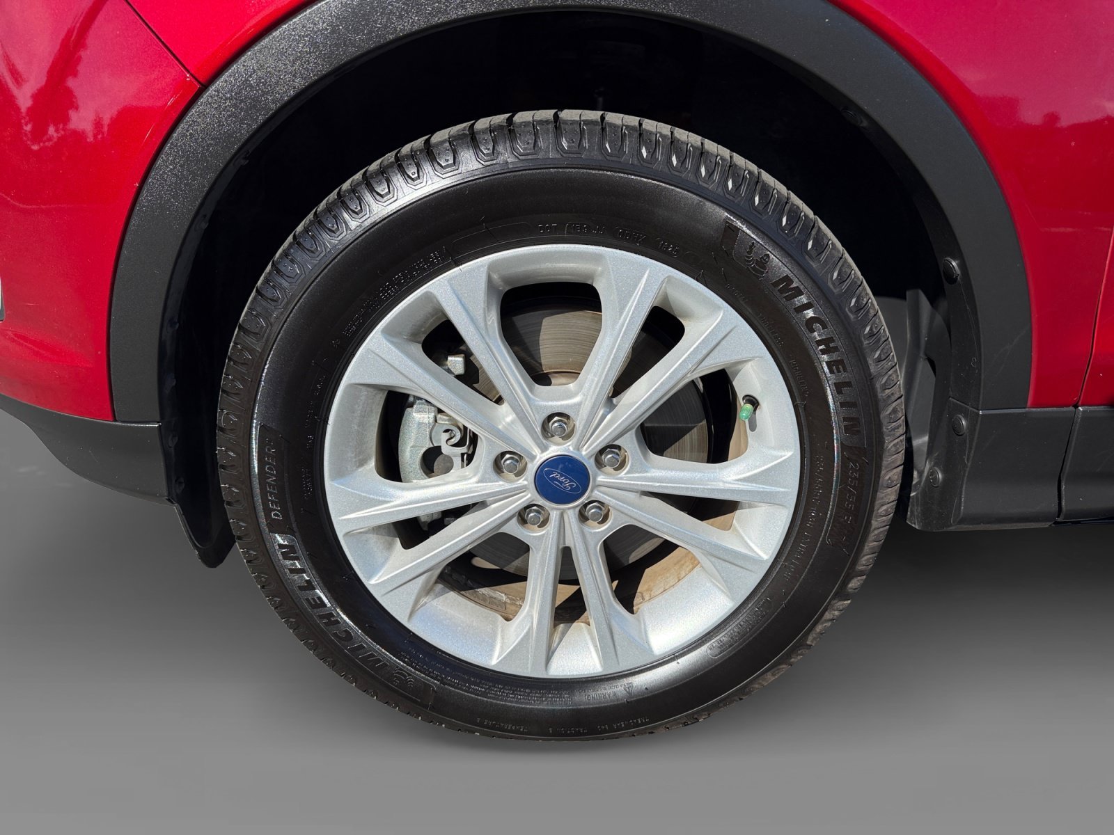 Used 2017 Ruby Red Metallic Ford SE image 9
