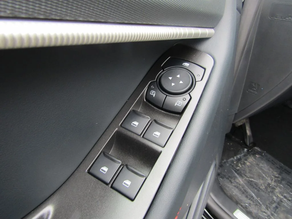 New 2027 Agate Black Metallic Ford ST-Line image 25