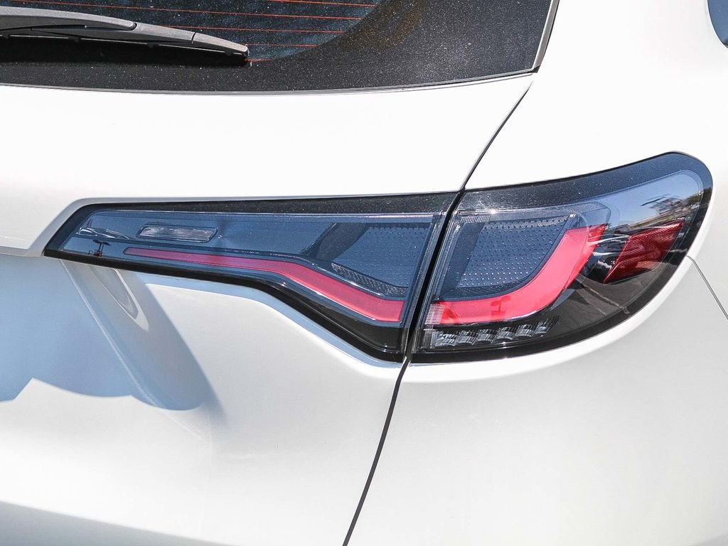 Used 2024 White Honda LX image 9