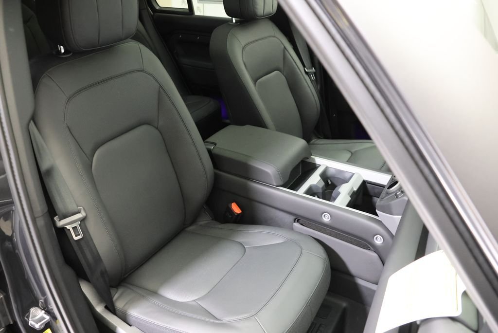 New 2026 Carpathian Grey LAND ROVER V8 image 40