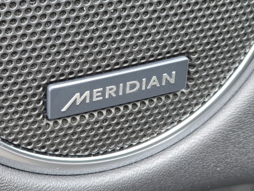 New 2025 Eiger Grey Land Rover S image 7