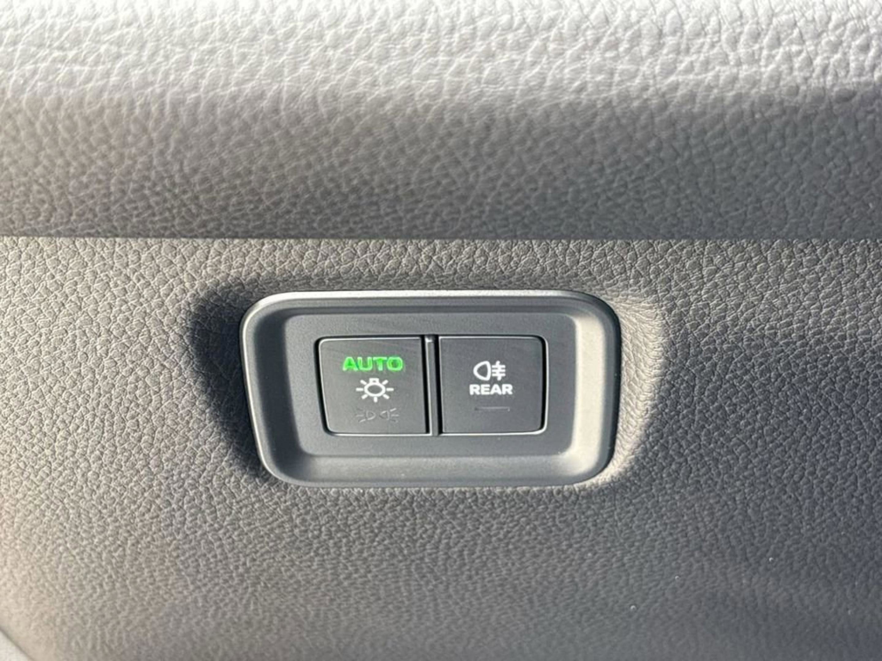 Used 2025 Black Porsche E-Hybrid image 25