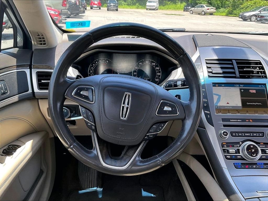 Used 2017 White Lincoln Reserve image 17