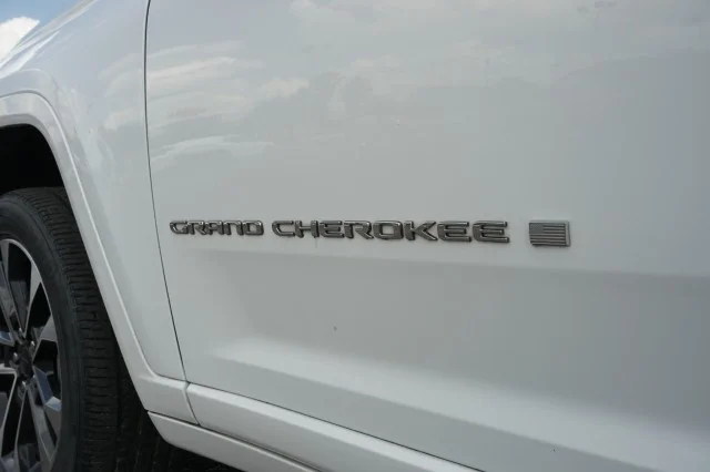 Used 2021 WHITE Jeep Overland image 15