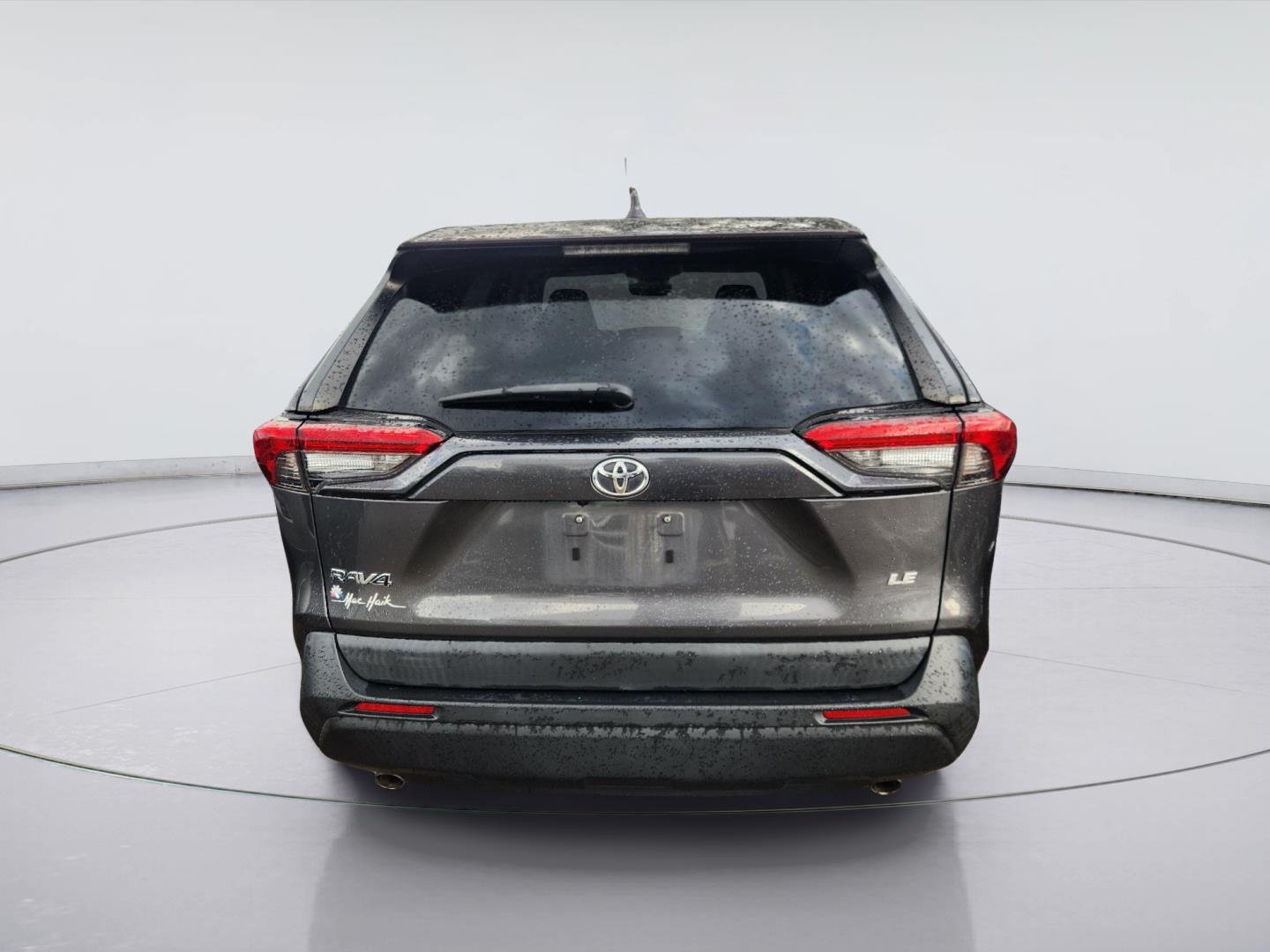 Used 2022 Magnetic Gray Metallic Toyota LE image 4