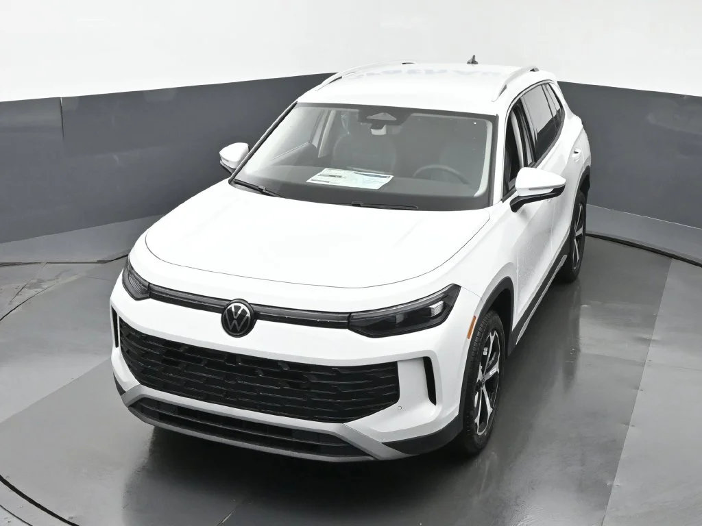 New 2026 White/off-white Volkswagen SE image 26