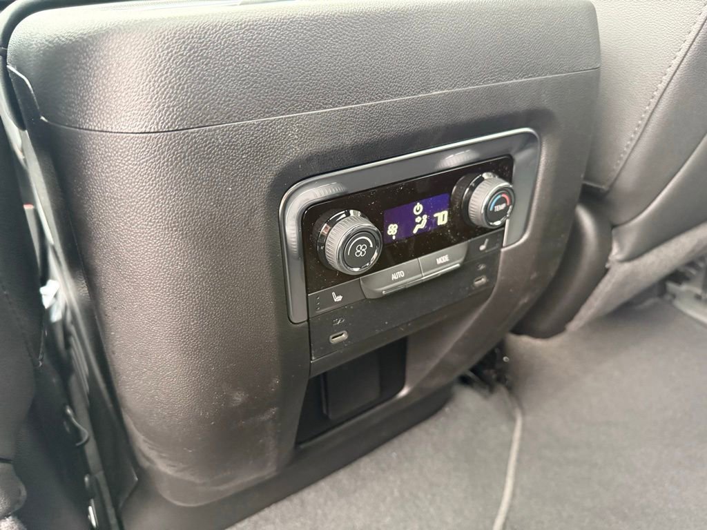 2026 Chevrolet Suburban High Country - Photo 17