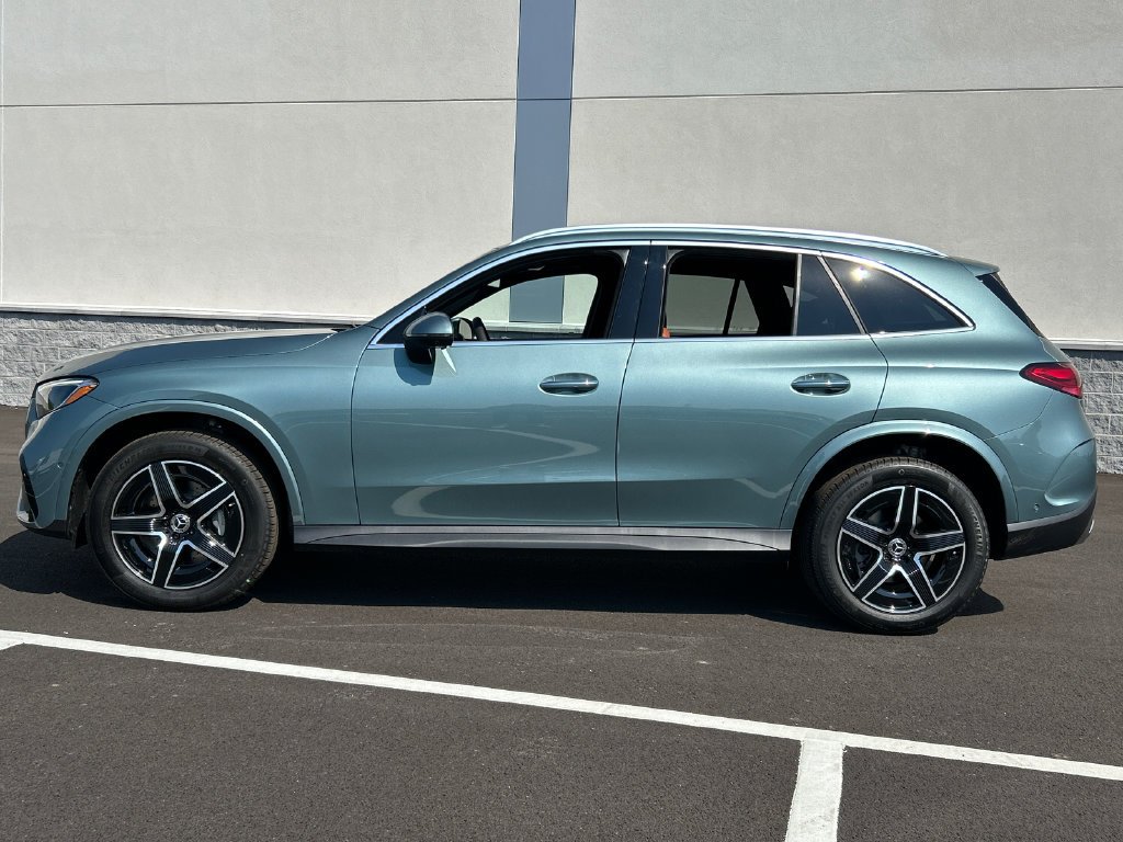 New 2027 Verde Silver Metallic Mercedes-Benz GLC 300 image 42
