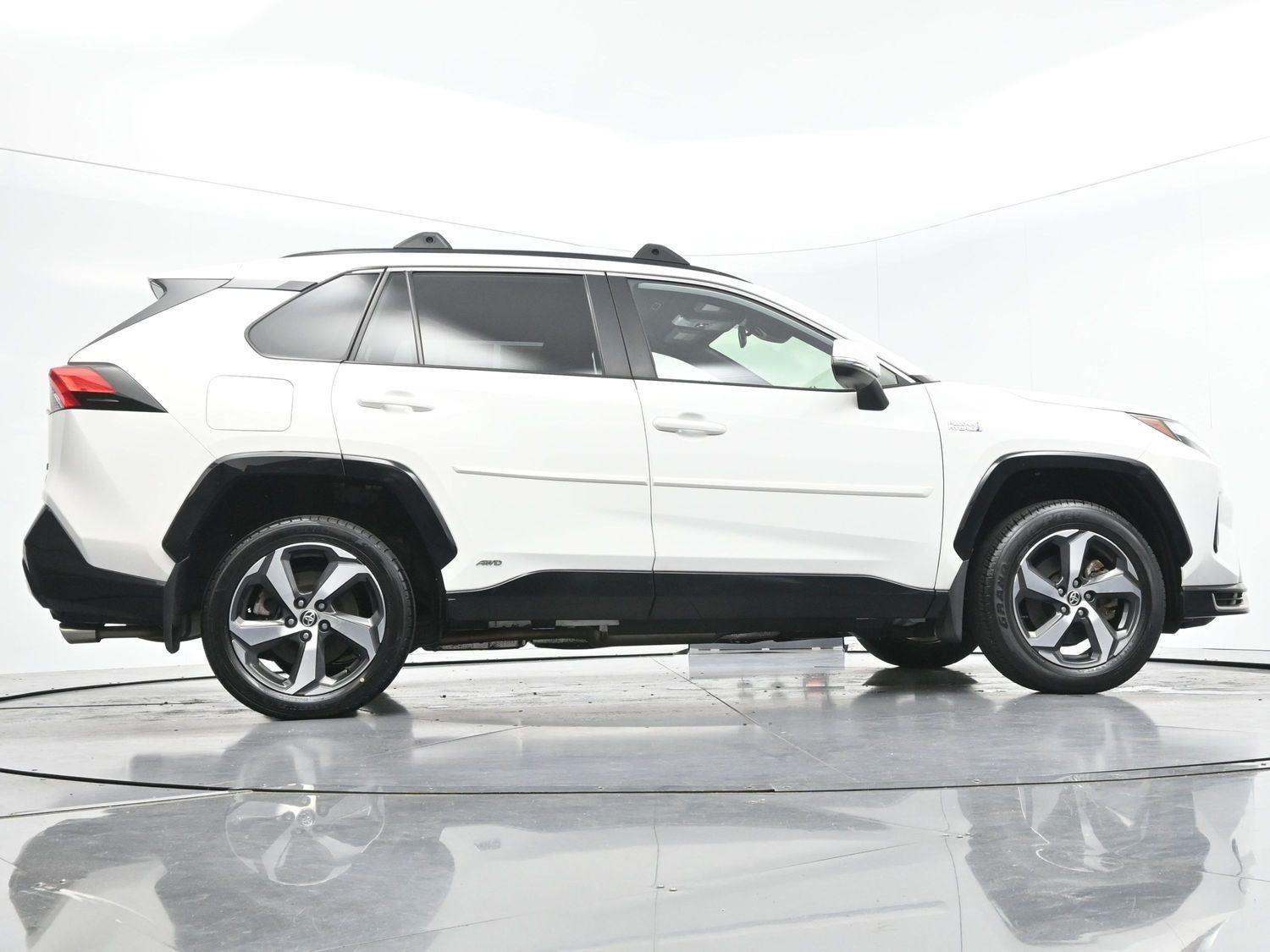 Used 2024 Ice Cap Toyota SE image 51