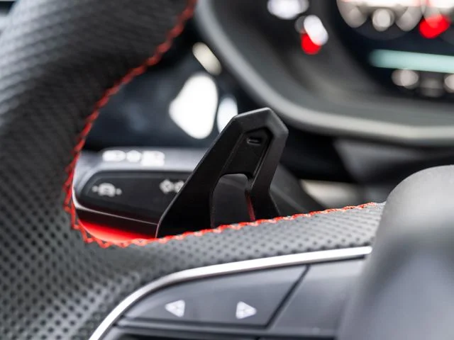 Used 2025 Black Lamborghini SE image 21