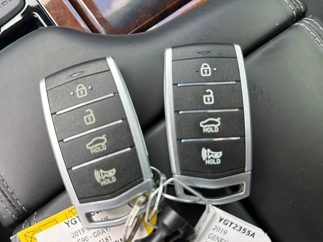 Used 2019 Gray Genesis 3.3T Premium image 25
