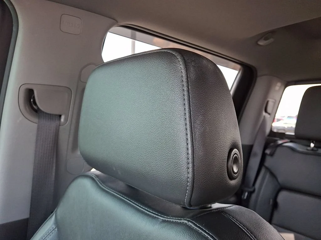 Used 2020 BLACK Chevrolet RST image 18