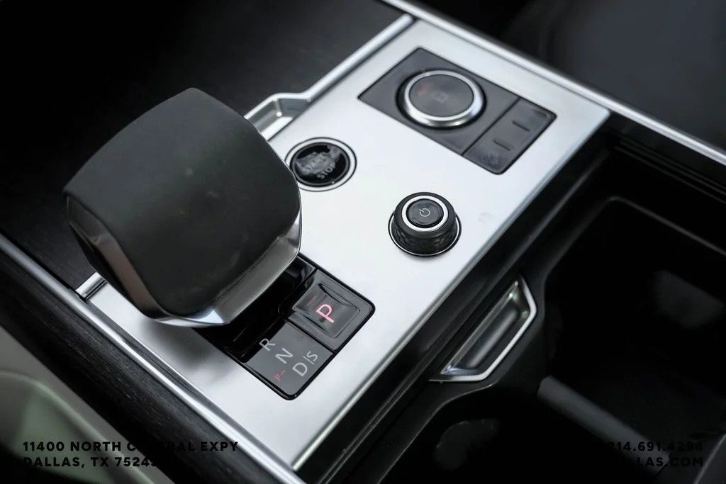 Used 2023 Silver Land Rover SE image 23