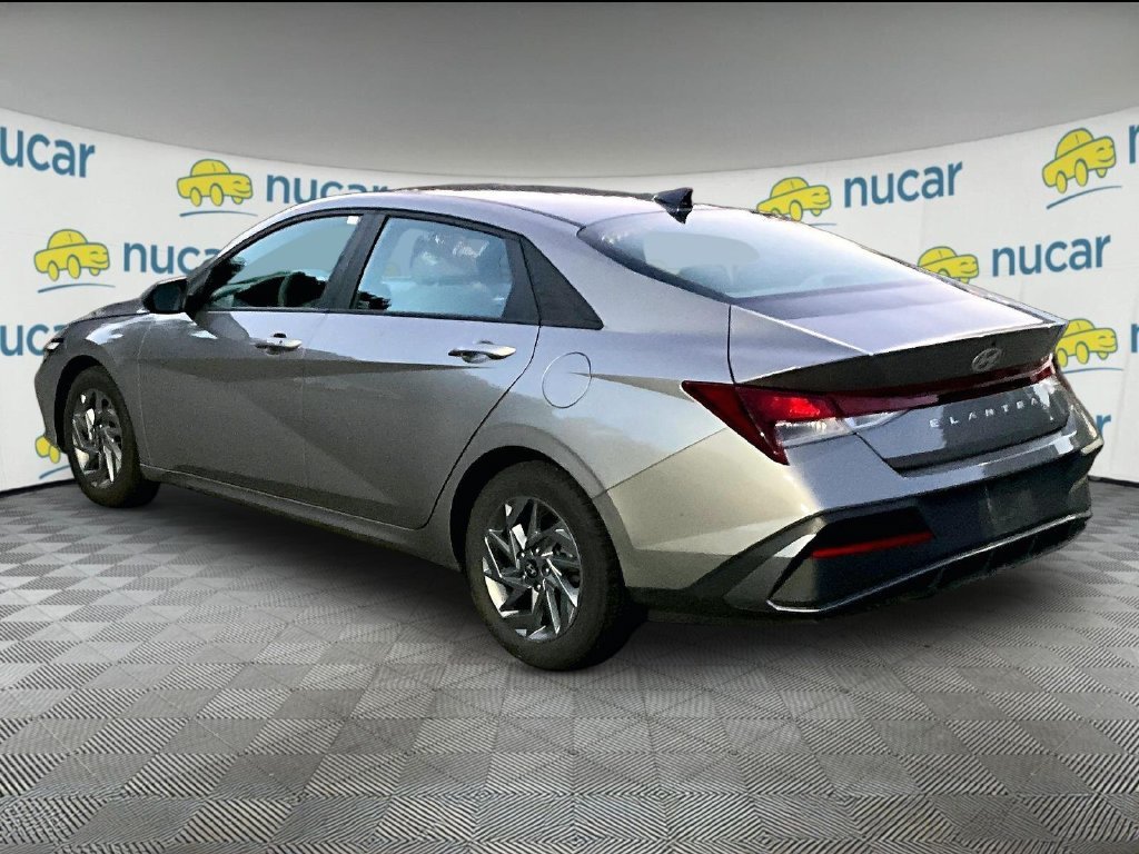 Used 2024 Silver Hyundai SEL image 5