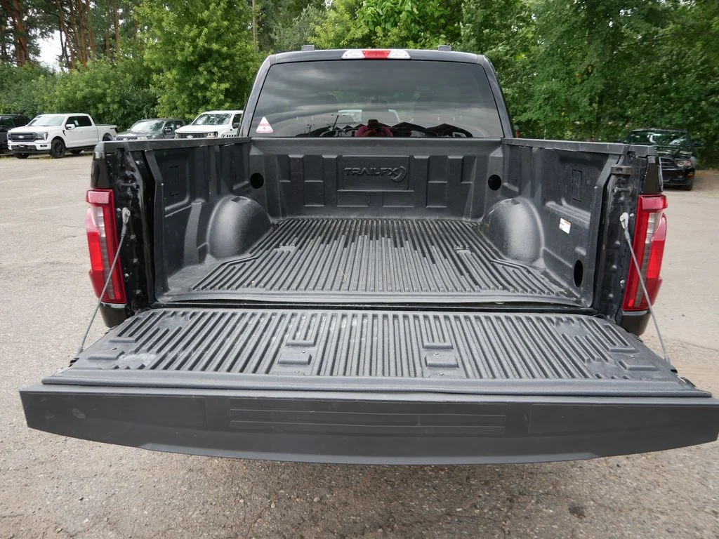 Used 2025 Black Ford XLT image 12