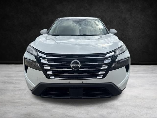 Used 2024 Everest White Pearl Nissan SV image 9