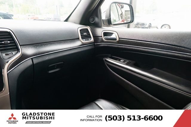 Used 2017 Velvet Jeep Limited image 12