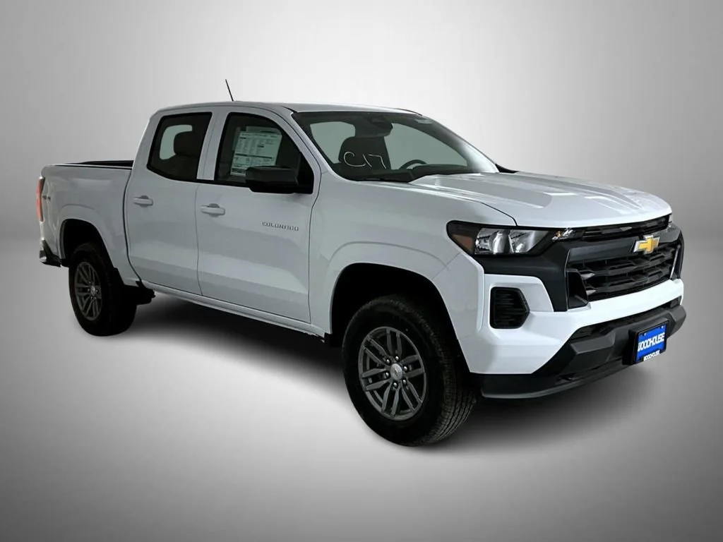 New 2026 Summit White Chevrolet LT image 3