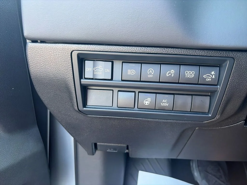 Used 2025 Silver Toyota Platinum image 31