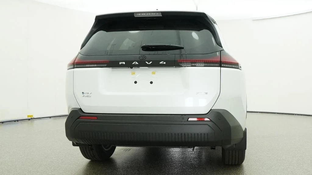New 2026 Wind Chill Pearl Toyota XLE Premium image 8