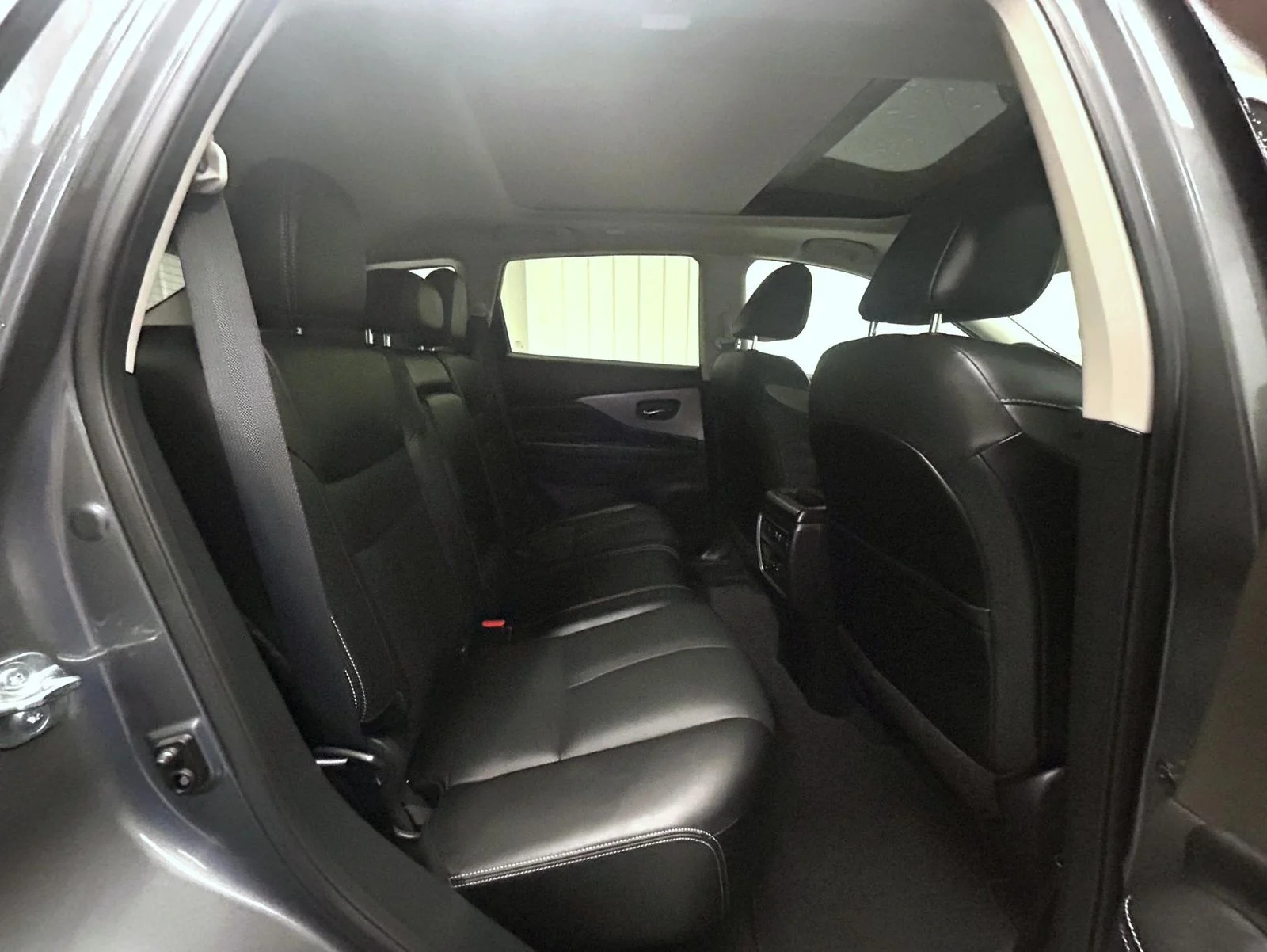 Used 2022 Gray Nissan SL image 18