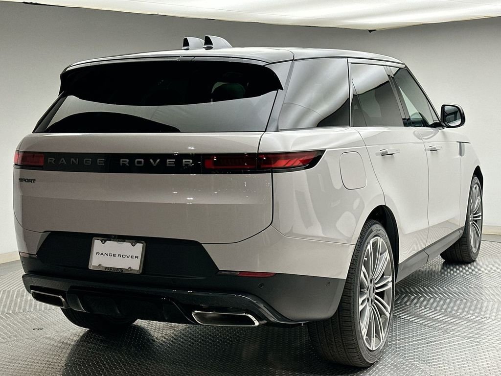 New 2026 Borasco Grey LAND ROVER SE image 11