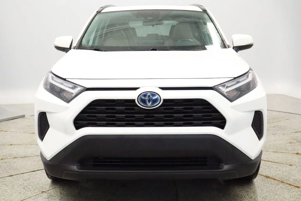 Certified Used 2022 White Toyota XLE image 12