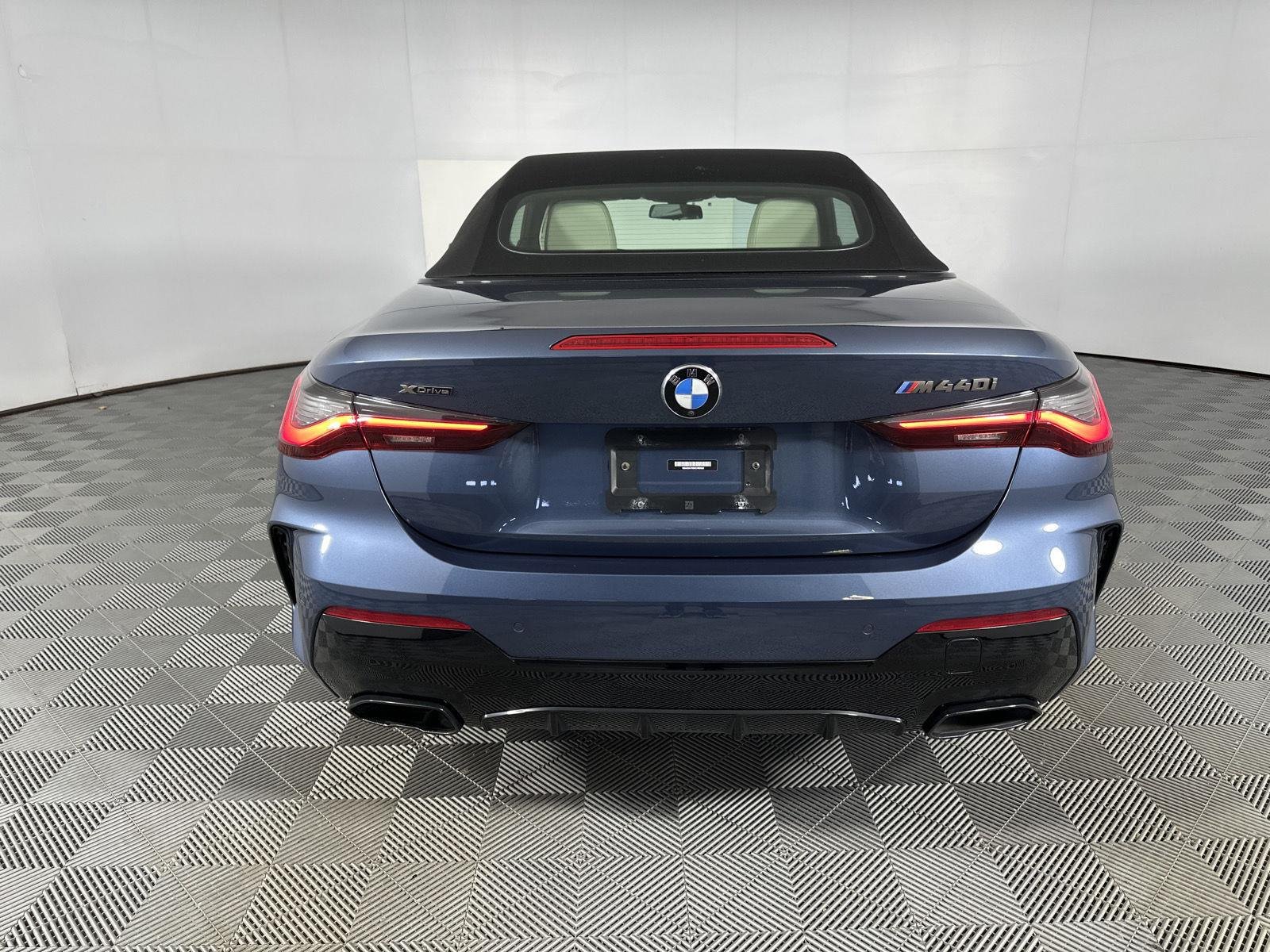 Used 2022 Arctic Race Blue Metallic BMW M440i xDrive image 21