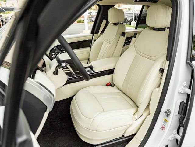 New 2026 Fuji White Land Rover SE image 13