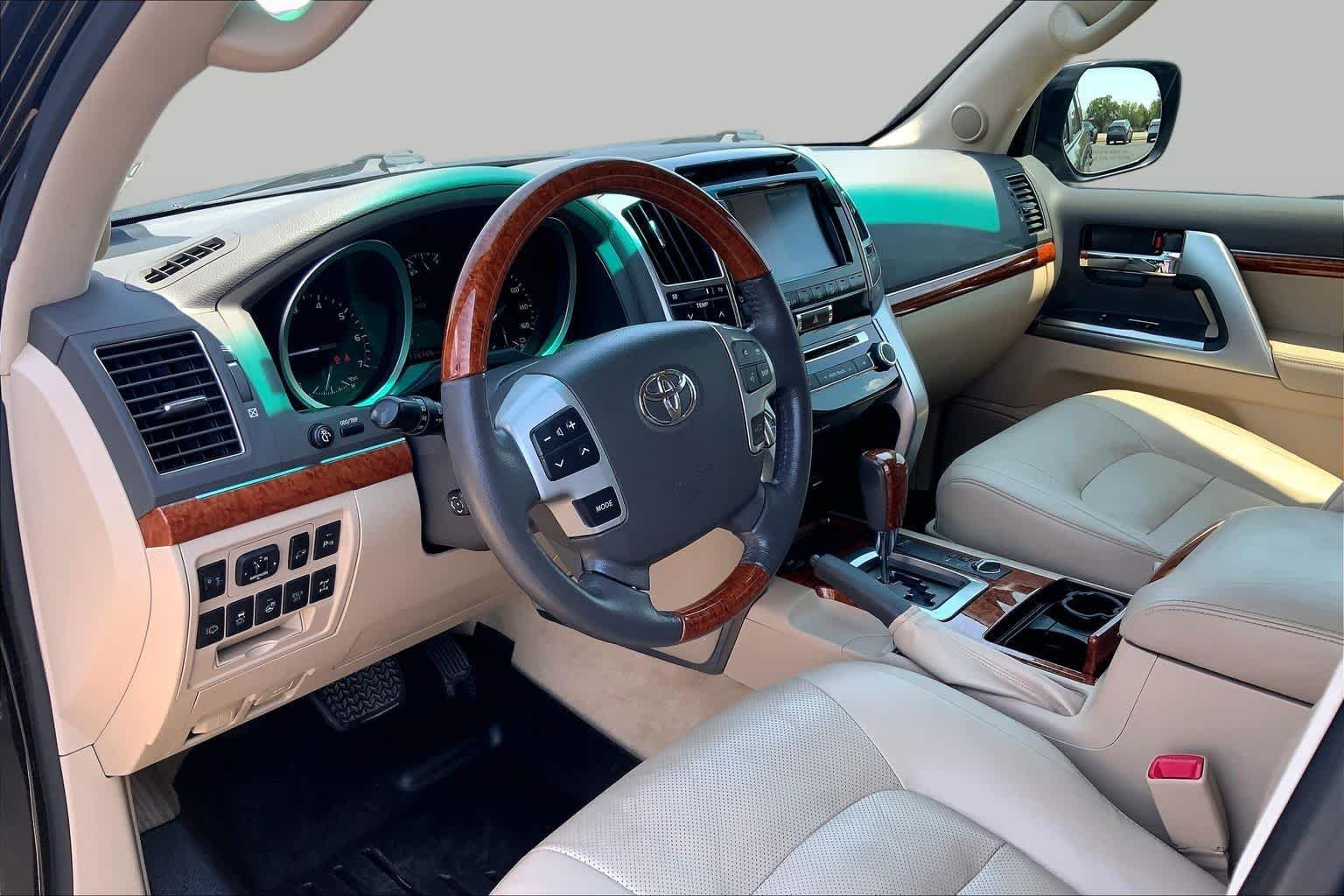 Used 2013 Black Toyota  image 18