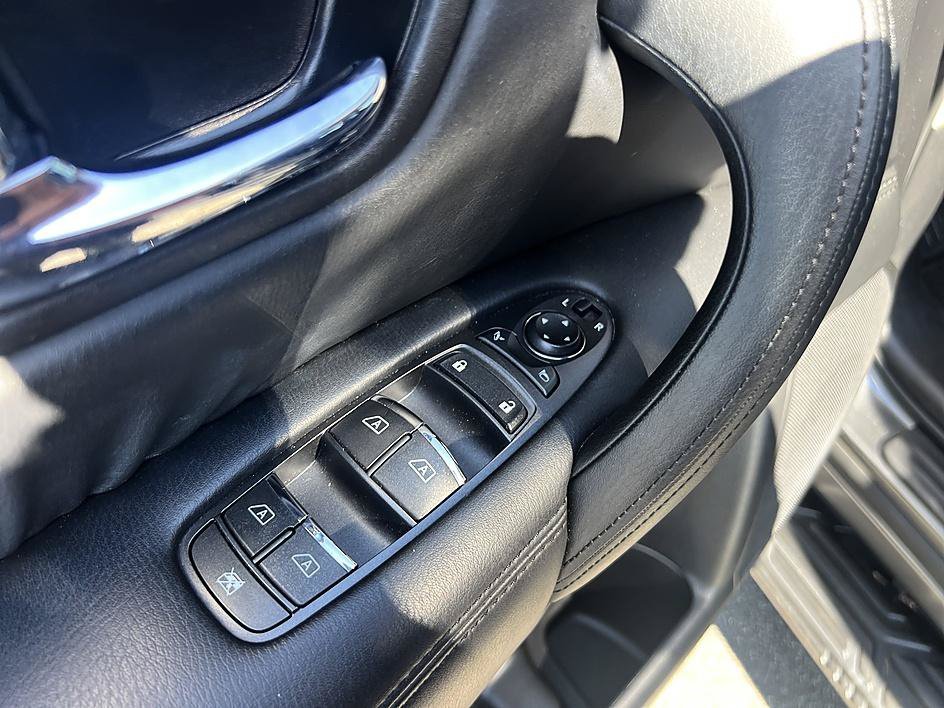 Certified Used 2023 Gun Metallic Nissan SL image 21