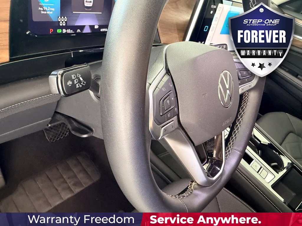 Used 2025 Black Volkswagen 2.0T SE w/Technology image 19