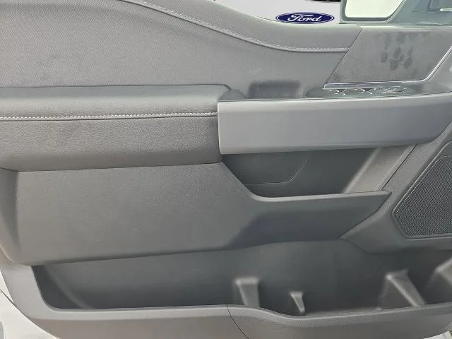 New 2025 Space White Metallic Ford XLT image 26