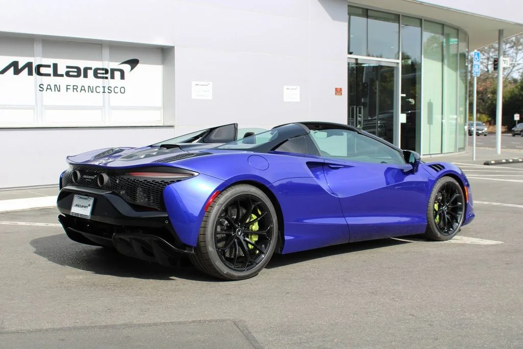 Certified Used 2025  McLaren Performance image 21