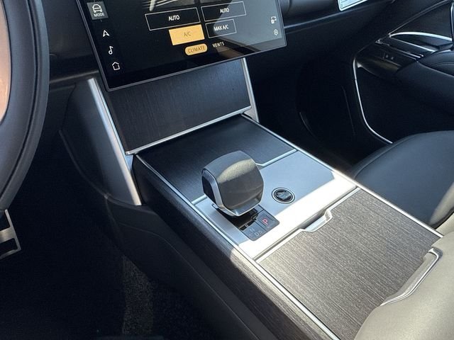 New 2026 Santorini Black Land Rover SE image 18
