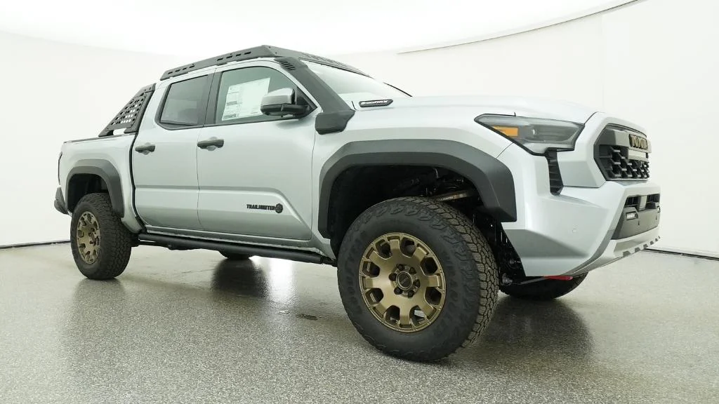 New 2026 Celestial Silver Metallic Toyota Trailhunter image 16