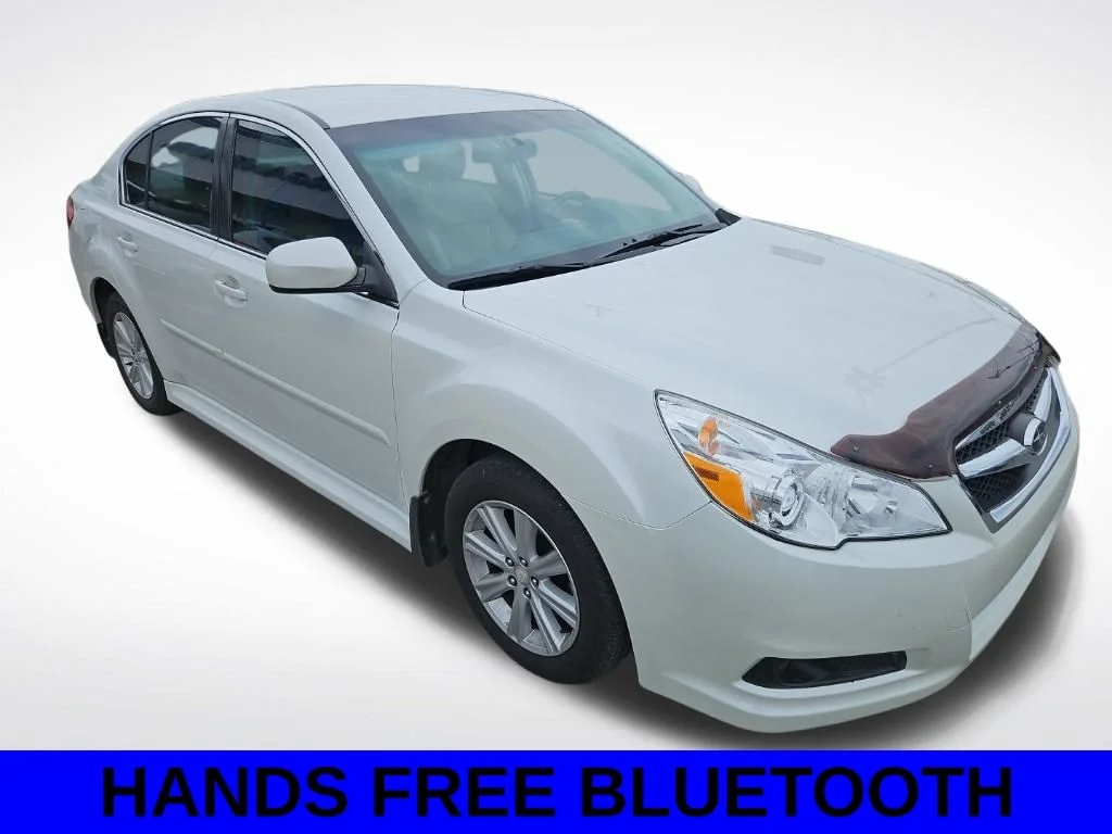 Used 2012 White Subaru 2.5i image 3