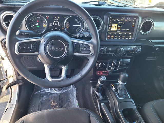 Used 2023 Silver Jeep Rubicon 4xe image 9