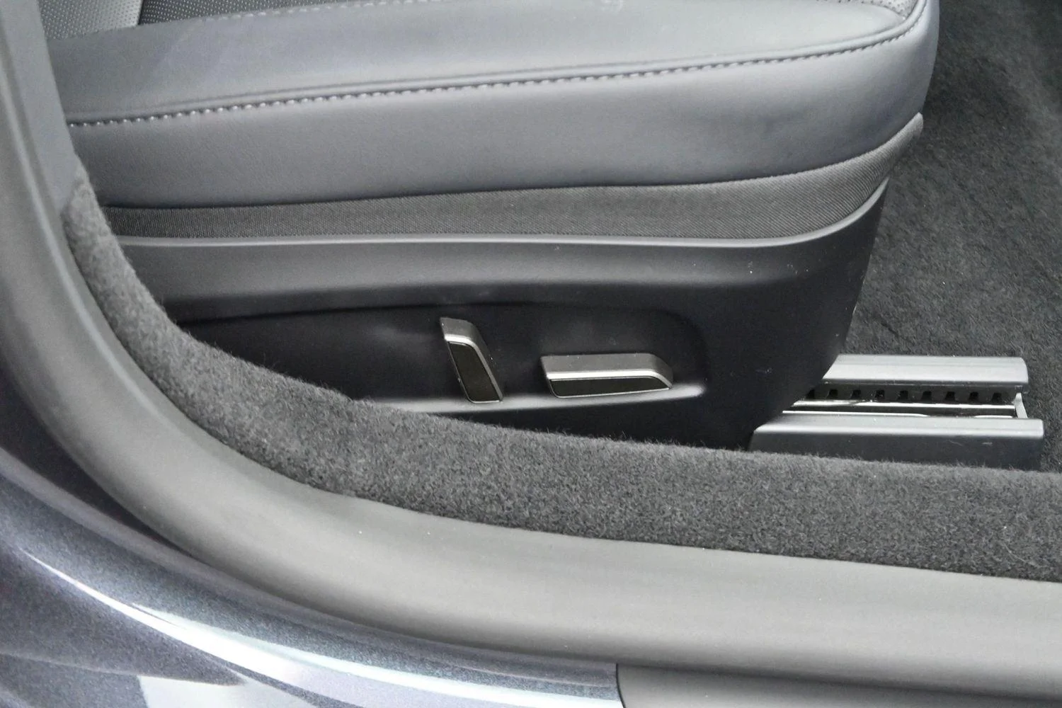 Used 2025 Black Tesla Long Range image 28