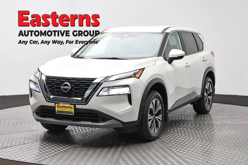 Used 2023 White Nissan SV image 1