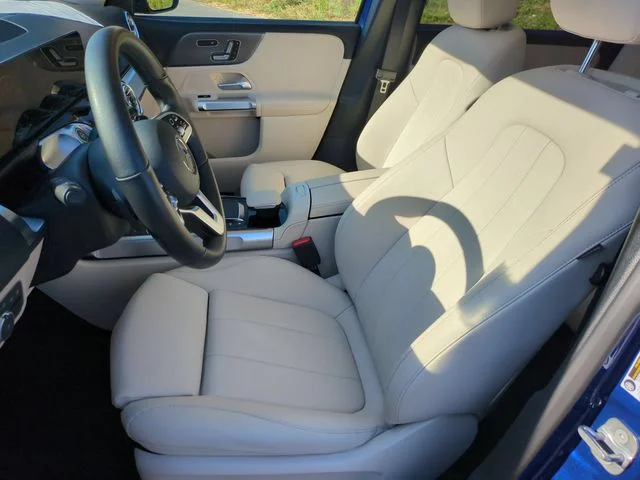 Used 2023  Mercedes-Benz GLB 250 image 14