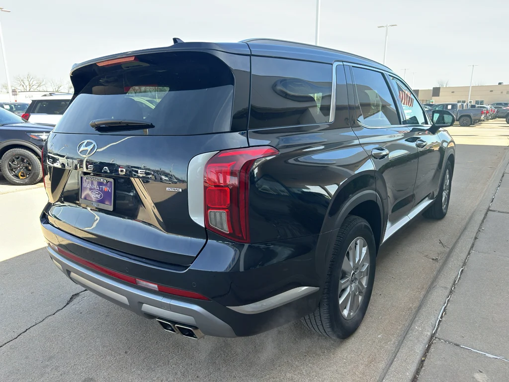 Used 2025 Moonlight Cloud Hyundai SEL image 5